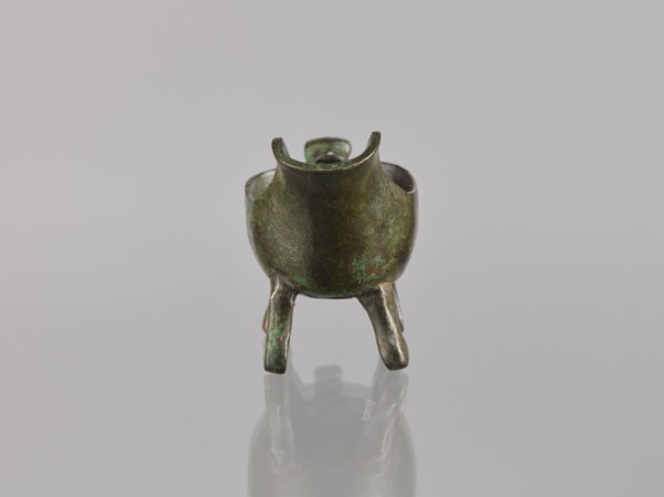 Yi-type vessel, Chinese, Qing 1644–1911, 19th century, China. Ceremonial/ritual vessel on four legs