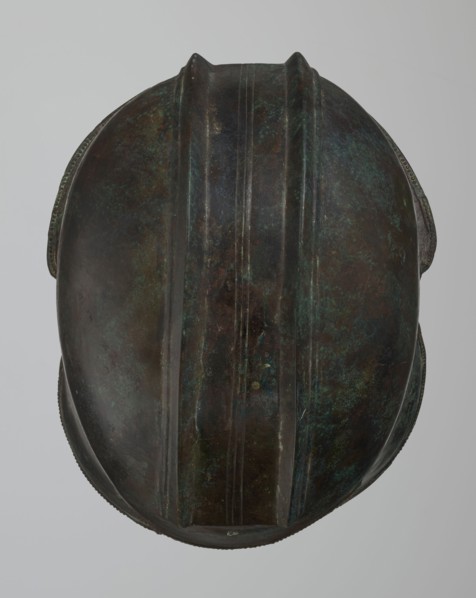 Bronze helmet, 550–500 BC, Italy, armament; height 24 cm, width 18.5 cm, depth 23.2 cm, weight 1