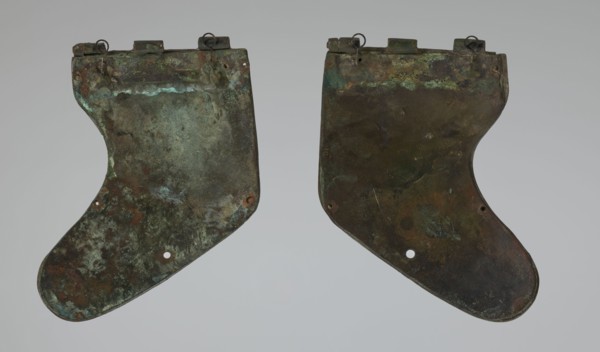 Bronze helmet, 4th–3rd century BC, Italy, armament; maker, height 26.5 cm without cheek guards,