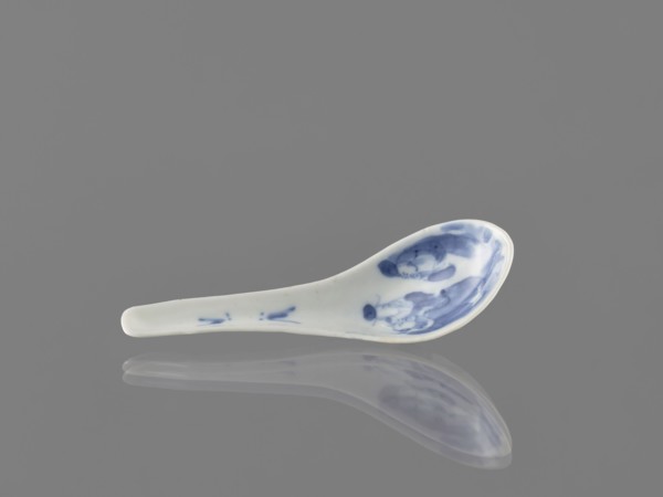 Spoon, ceramic, blue-and-white porcelain, figurative scenes with bats iconography, cutlery,