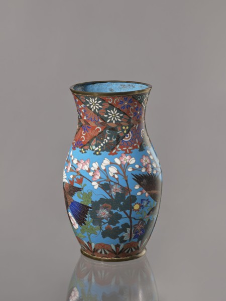 Vase, Revindication Kraków. Doves, flowers iconography; Japanese art; Japanese culture. Choynowski,