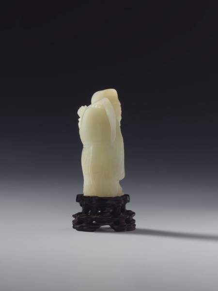 Monk with a rosary around his neck; sculptor, figurine; subject: monk; material: sculpture;