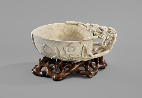 Bowl in the shape of half a peach on a stand., Chinese, Qing dynasty 1644–1911. 17th–18th century.