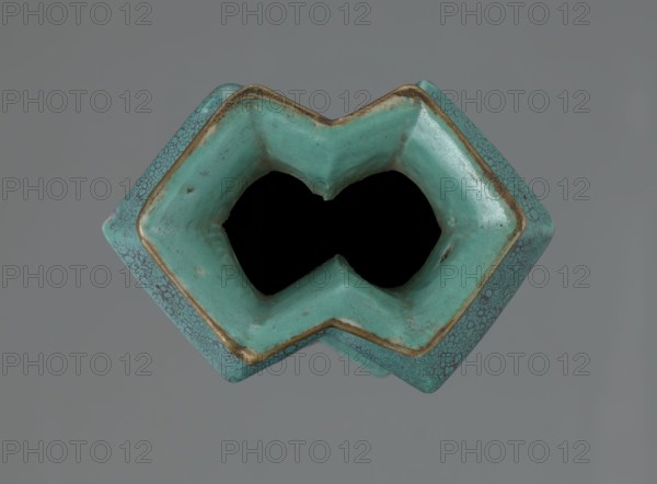 Vase, Qing style, Qing dynasty 1644–1911, 19th century, China; ceramics; Chinese art and culture;