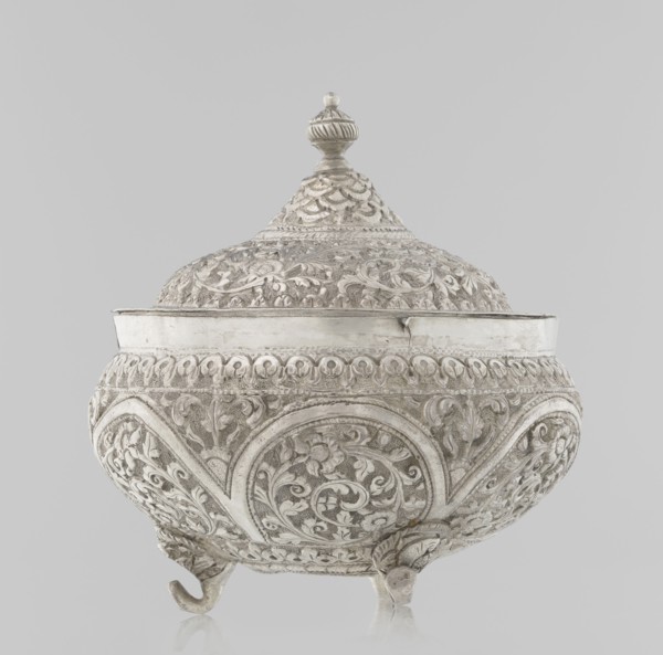 Vessel with a lid, Islamic art, Turkish, Ottoman dynasty 1299–1922, plant ornament, flowers, plant
