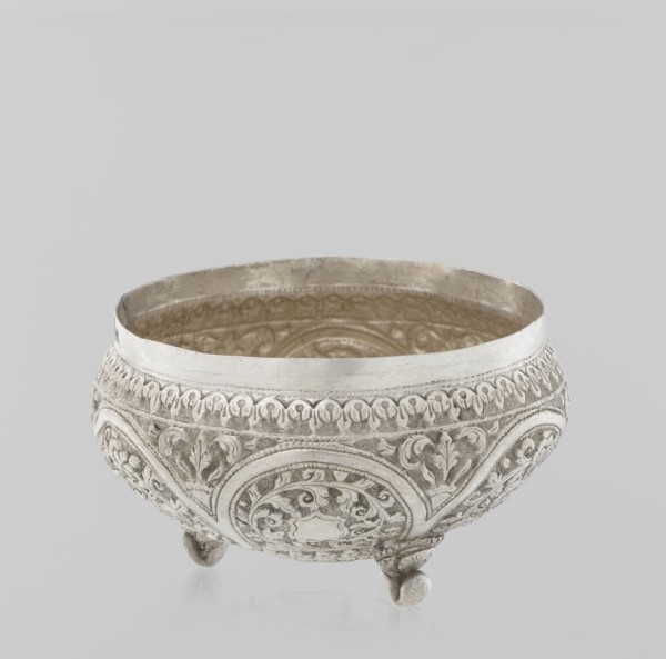 Vessel with a lid, Islamic art, Turkish, Ottoman dynasty 1299–1922, plant ornament with flowers and