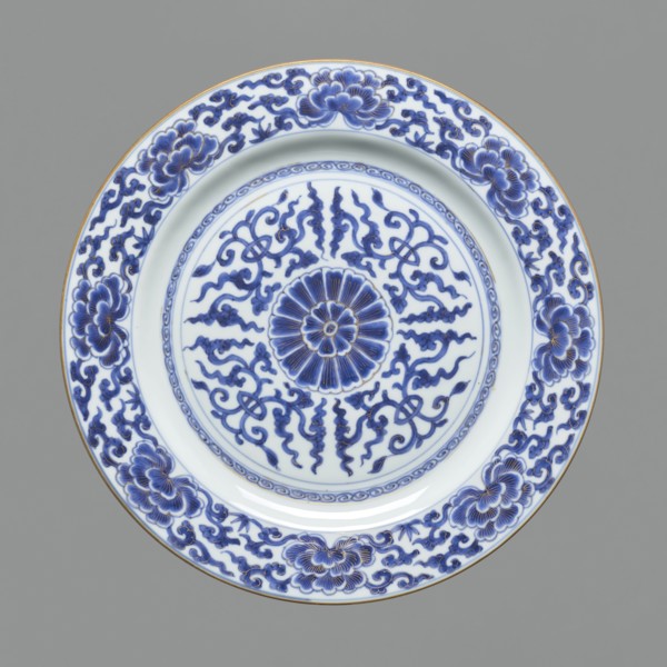 Platter, gift, Chinese art, Chinese culture, Qing 1644–1911, ceramics, blue-and-white porcelain,