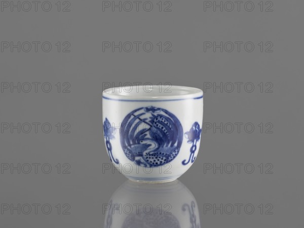 Bowl, ceramics, Chenghua 1465–1487, phoenixes and stylized lotus flowers decoration, blue-and-white