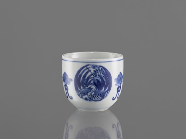 Bowl, ceramics, Chenghua 1465–1487; decorated with three phoenixes and stylized lotus flowers,