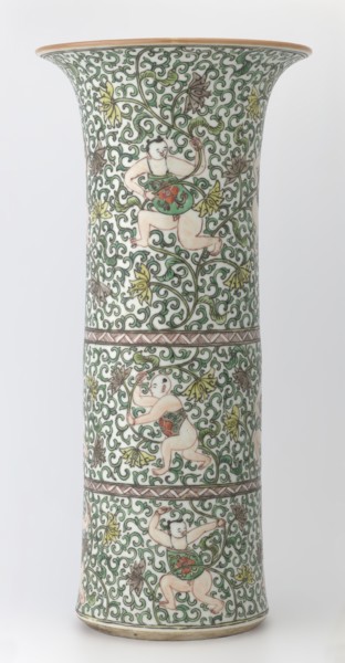 Cylindrical vase of the horn type, Chinese, Qing dynasty Kangxi period, 1662–1722, colored
