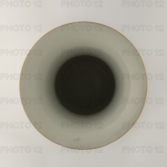 Cylindrical vase of the horn type, Chinese, Qing dynasty Kangxi period, 1662–1722, colored