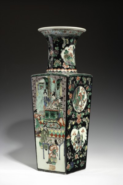 Vase from the famille noire, colored porcelain, painted decoration in medallions featuring