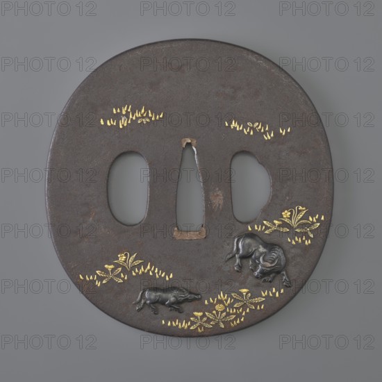 Crossguard tsuba, Ichiryûsai Masamitsu; Shôami school. Oval tsuba tatemaru gata decorated in high