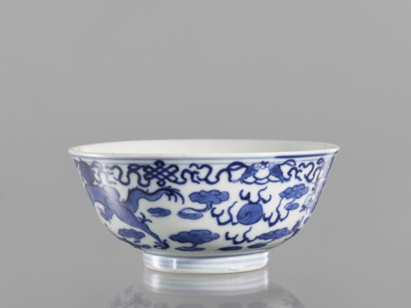 Bowl, ceramics with pearls, blue and white porcelain in Qianlong/Qing style, decorated with