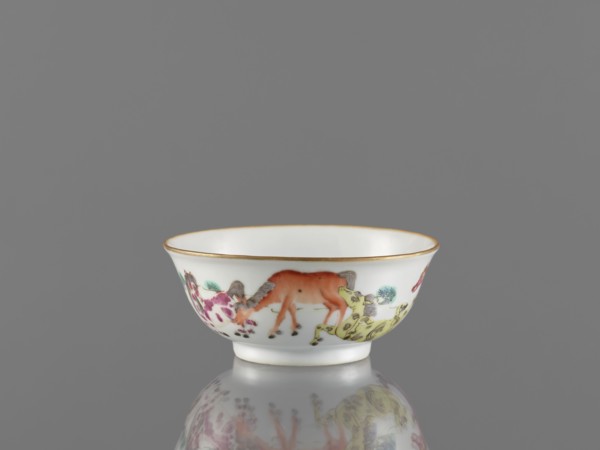 Bowl, ceramics, colored porcelain, Qing style 1644–1911, 19th century, China. Bowl on a ring-shaped