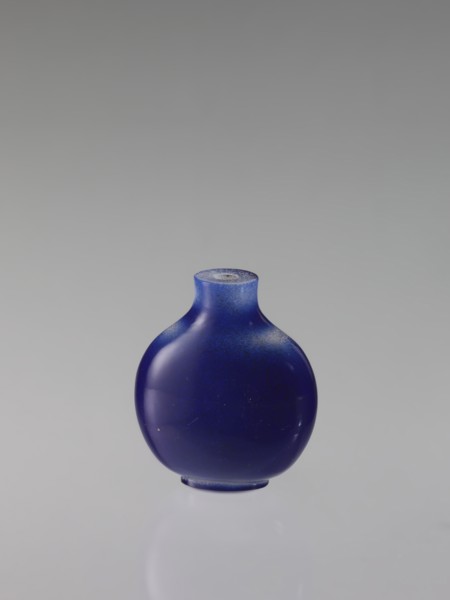 Flask snuffbox, creator, 18th century, Qing dynasty 1644–1911, China. Round, flattened-belly