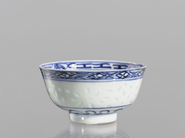 Bowl, unknown provenance; Chinese; Qing dynasty 1644–1911; blue-and-white porcelain; 18th–19th