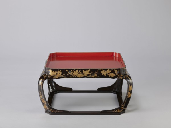 Tray on legs kakeban, noted. Japanese, Edo period early 19th century. One of a set of three tables