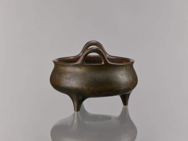 Li-type incense burner, bronze, 18th–19th century Qing dynasty 1644–1911, China. Ceremonial/ritual
