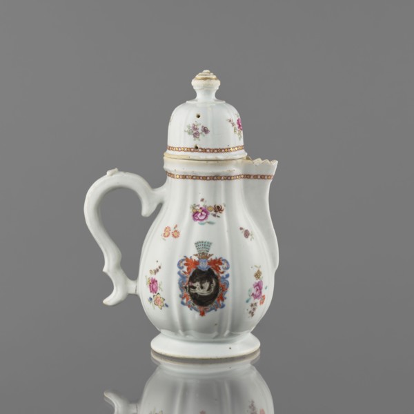Jug with lid, ceramics with enamel paints, Canton China, Qing style, colored porcelain export