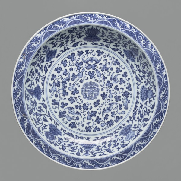 Platter on stand, Blue-and-white porcelain, Qing dynasty, Yongzheng period 1723–1735. Platter on a