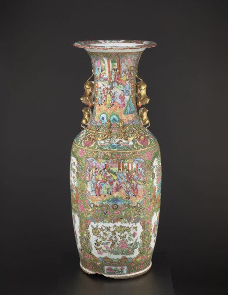 Vase, Chinese, 19th century China. Colored porcelain vessel with figurative court scenes,