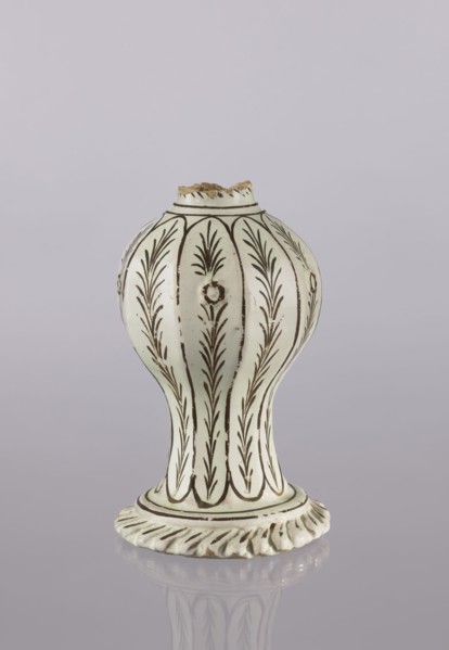 Bottle, Abdullazad Mirza Baba fl. ante 1939, Islamic art, Persian culture, Qajar dynasty 1785–1925,