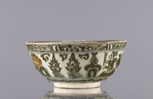 Bowl, late 19th century, Iran. Ceramic vessel, height 8.5 cm, diameter 19 cm. Decoration on the