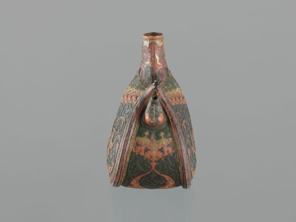 Waterskin matara, Ottoman Turkey, 2nd half of the 16th century. Kidney-shaped leather waterskin