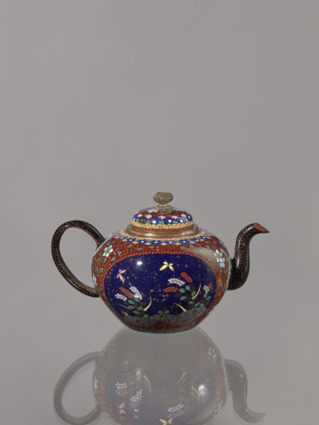 Teapot kyûsu with lid;, Cloisonné enamel; ca. 1906–1908 Meiji 39–41, Kyoto, Japan. Height 10.0 cm,
