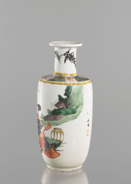 Vase, ; Chinese; Qing dynasty 1644–1911; 19th century; colored porcelain; figurative scenes