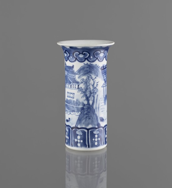 Flute-type vase, ceramic blue-and-white porcelain, Chinese, 17th–18th century, landscape motifs,
