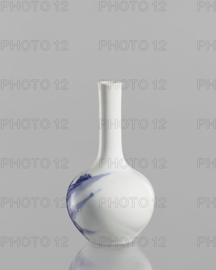 Vase-bottle, blue and white porcelain, Chinese, Kangxi period 1662–1722, figural scenes and