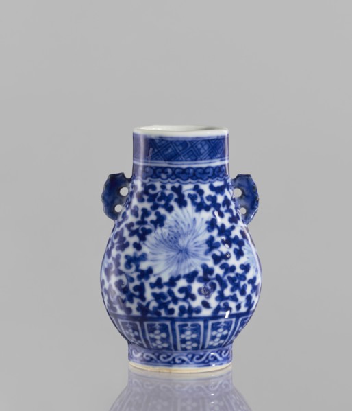 Hu-type vase, ceramics, flowers, hu vessel, blue-and-white porcelain, Chinese art, vase, Chinese