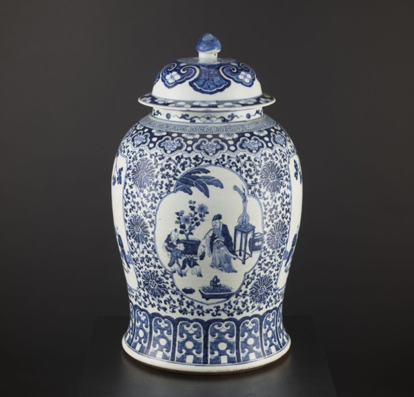 Pot with cover, blue-and-white porcelain, Chinese; plant motifs and mountain landscapes; decorative