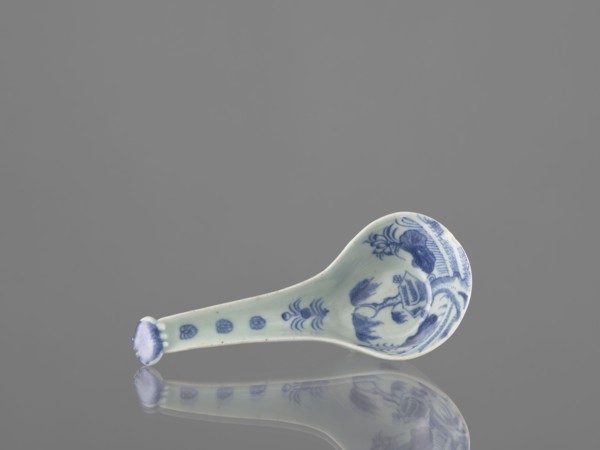 Sauce boat spoon, Chinese, blue-and-white porcelain with plant ornaments, tableware element,