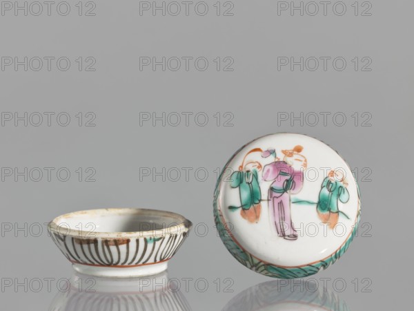 Box with a lid, Chinese, figural scenes, colored porcelain, boxes, gift, 19th century, China,