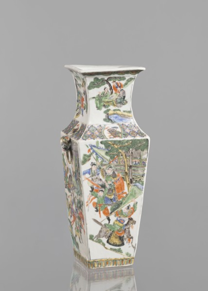 Vase, Chinese, Chinese art, figurative scenes, battle scenes, ceramics, colored porcelain, genre