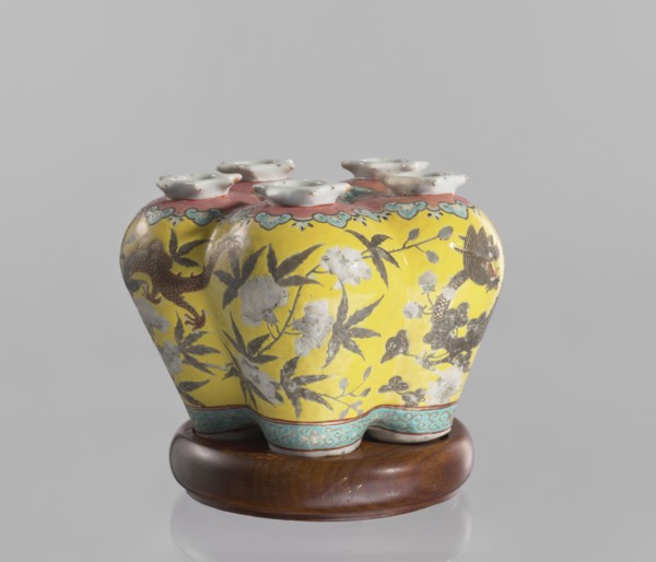 Vase in the shape of five connected vases on a base, Chinese, colored porcelain, dragons and floral