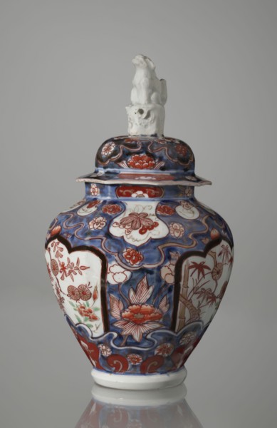 Vase with cover, Japanese, Edo period 18th century, Imari porcelain vessel decorated with flowers,