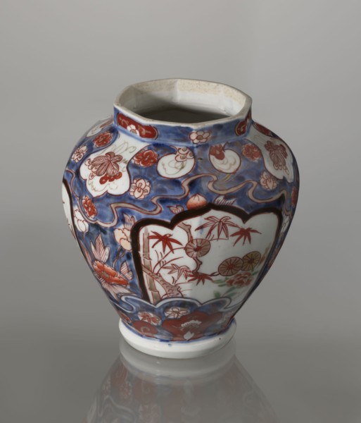 Vase with cover, Japanese, Edo period 1603–1868, 18th century; porcelain imari, decorated with