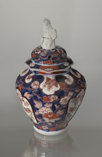 Vase with cover, Japanese, Edo period 18th century, imari ceramics decorated with flowers, tree,
