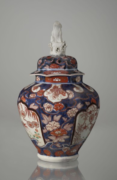 Vase with cover, Japanese, Edo period 18th century, Imari ceramics, decorated with flowers, tree,
