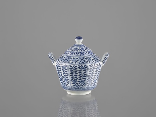 Sugar bowl with lid; maker, ceramics; sugar bowl; lid; Chinese; 20th century; China; vessel; height