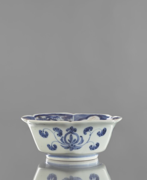 Bowl, ceramics, blue-and-white porcelain, decorated with animals and plant ornaments; maker,