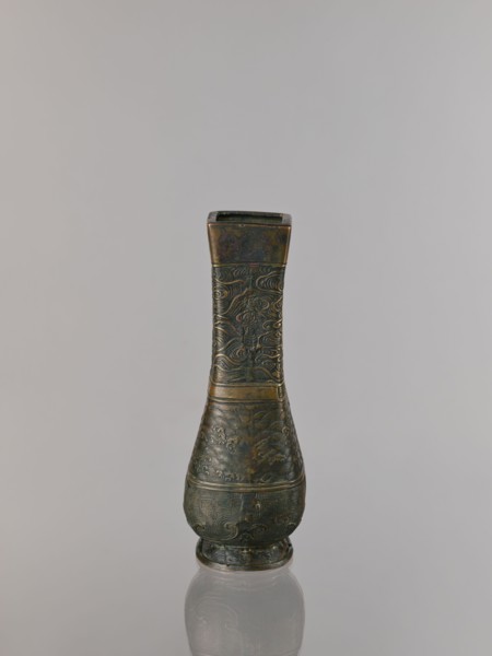 Hu-type vase, relief decoration, hu vessel, Chinese art, Chinese culture, meander ornament,