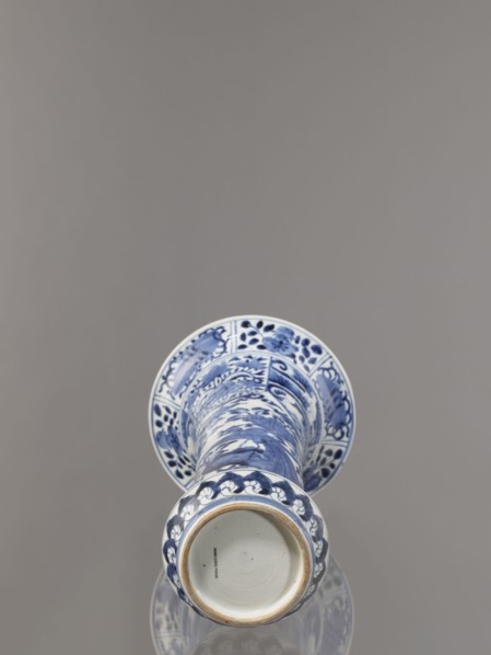Vase, Japanese, Edo period 1603–1868, Genroku–Kyoho ca. 1690–1730, Arita, blue-and-white porcelain,
