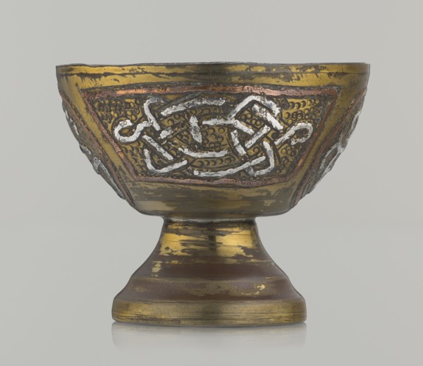 Bowl, early 20th century, Palestine possibly, ceramic vessel decorated with braid and stylized