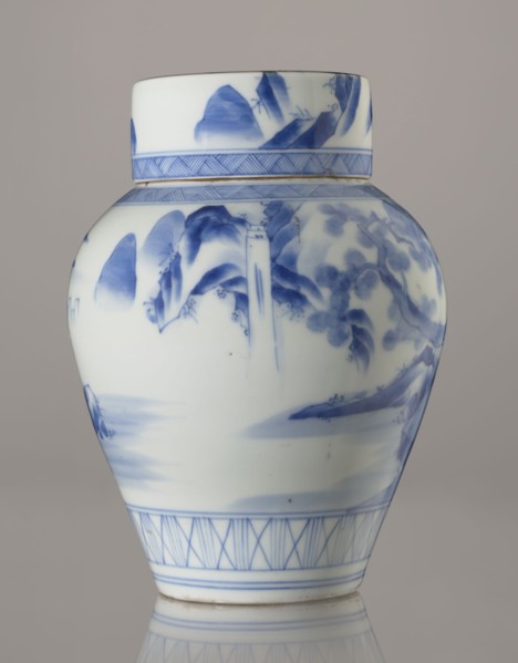 Storage vessel with lid, by Zôshuntei Sanpo c. 1842–1878. Pear-shaped blue-and-white porcelain with