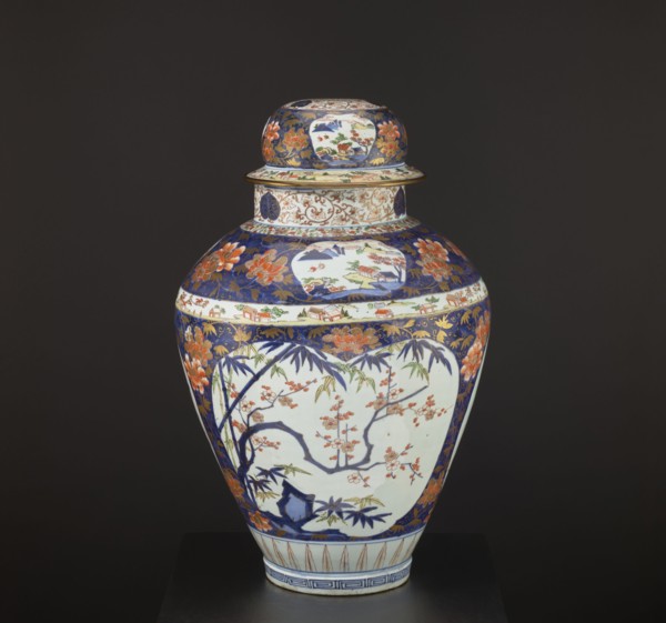 Vase tsubo with cover, Japanese, Imari style, Edo period 1603–1868, circa 1690–1730, Arita, Japan.